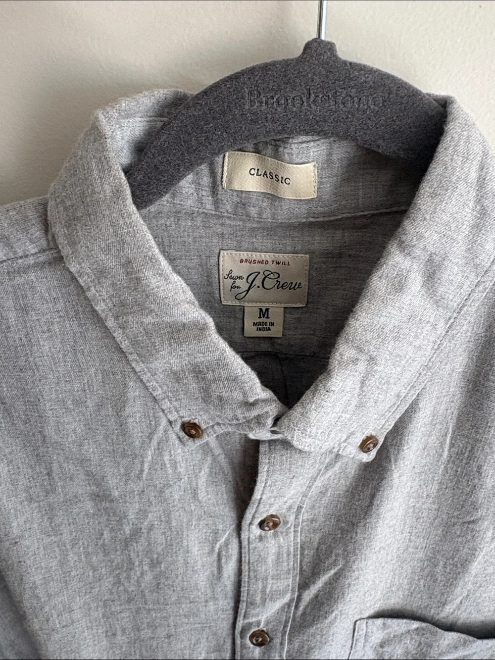 Men's Light Gray Button-Up Shirt - Classic Casual Style